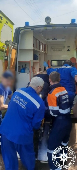В Башкирии мужчина чуть не лишился ноги во время вспашки земли