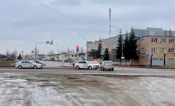 В Великом Новгороде в ДТП на Лужском шоссе пострадал пассажир авто