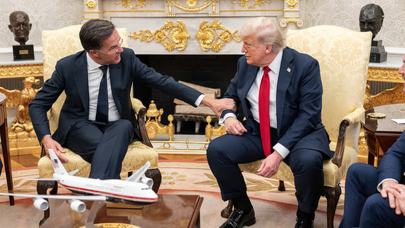 Трамп заявил, что Россия знает о его мнении о НАТО как о «бумажном тигре» Трамп заявил, что Россия знает о его мнении о НАТО как о «бумажном тигре»