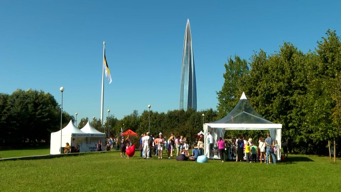В парке 300-летия отгремел самый масштабный Большой семейный фестиваль