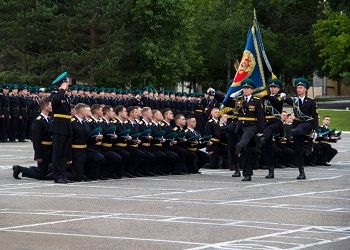 Движение машин ограничат в Благовещенске 2 октября