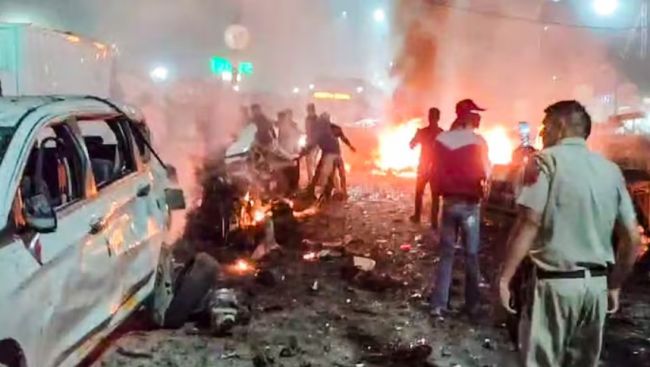 Взрыв в столице Индии: 10 человек погибли, более 20 ранены Взрыв в столице Индии: 10 человек погибли, более 20 ранены