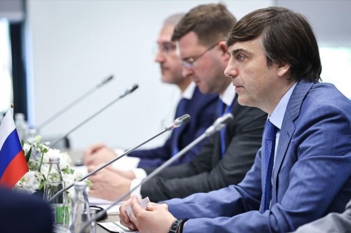 Сергей Кравцов обсудил развитие российско-конголезского сотрудничества с Министром высшего и университетского образования ДРК