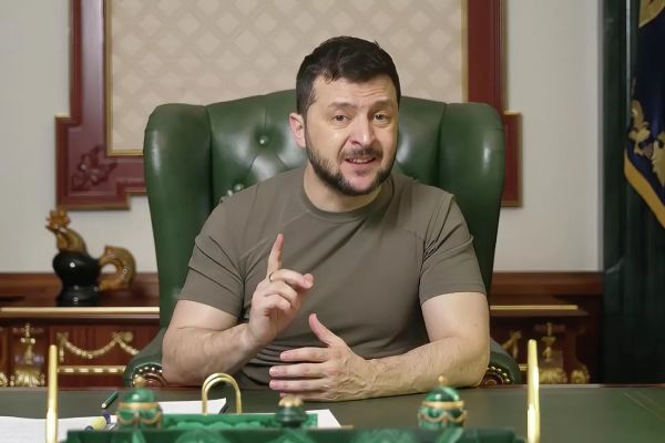 Зеленский пригрозил России расширением географии дальнобойных ударов Зеленский пригрозил России расширением географии дальнобойных ударов