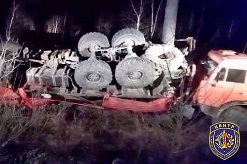 В Приамурье при опрокидывании грузовика погиб человек