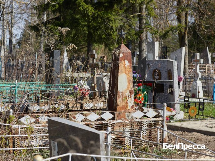 В Белгороде запретили делать навесы над захоронениями