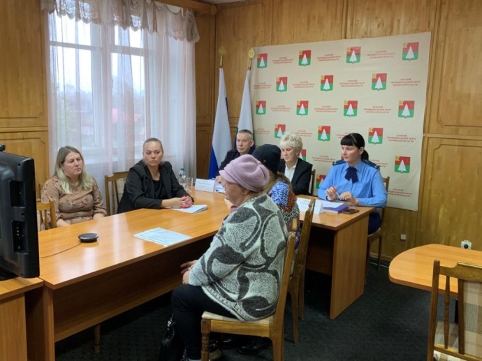 Жители Лузы пожаловались ГФИ на нарушение жилищных прав Жители Лузы пожаловались ГФИ на нарушение жилищных прав