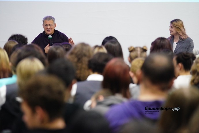 Глава Башкирии сказал, в чем значимость группы Ay Yola