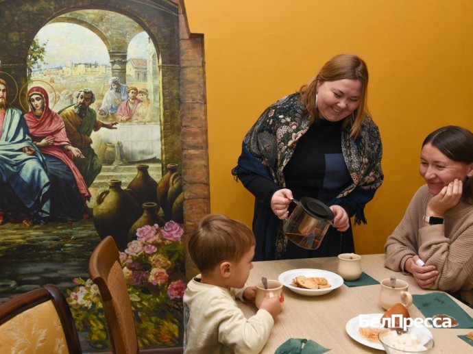 Бог во всём. Как проходят «Неслучайные встречи» в одном из старейших соборов Белгорода