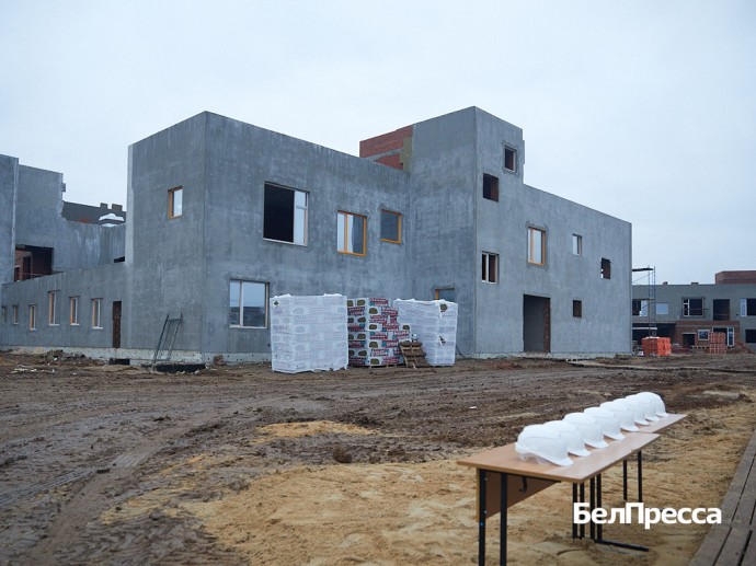 В Бирюче строят детсад «Солнышко» на 280 малышей В Бирюче строят детсад «Солнышко» на 280 малышей