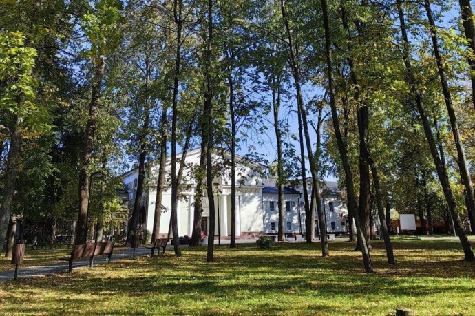 Парки Серпухова приглашают фотографировать и читать Есенина Парки Серпухова приглашают фотографировать и читать Есенина