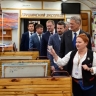 Радий Хабиров осмотрел необычную выставку на железнодорожном вокзале Уфы