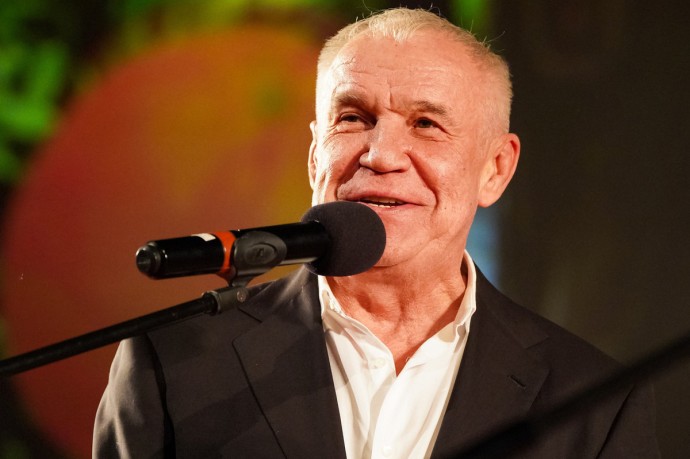 Гармаш показал жену, Розанова – внуков, а Елена Яковлева поразила внешностью