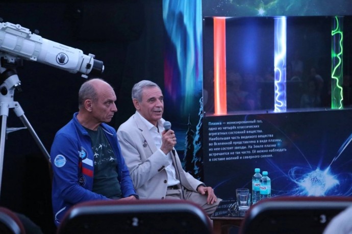 Лётчики Корниенко и Лынник рассказали жителям Уфы о прыжке со стратосферы