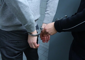 Амурчанина обвинили в поджоге дома, в котором находились трое взрослых и трое детей