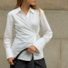Мода снова делает талию: рубашка, которая превратила офисный стиль в соблазн...