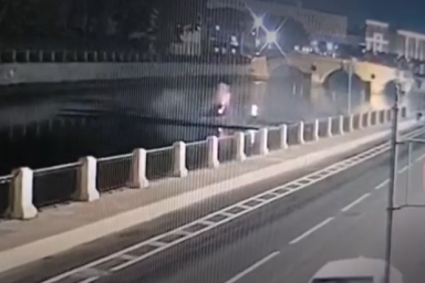 В Санкт-Петербурге в ДТП с легковушкой, упавшей в Фонтанку, погибла женщина