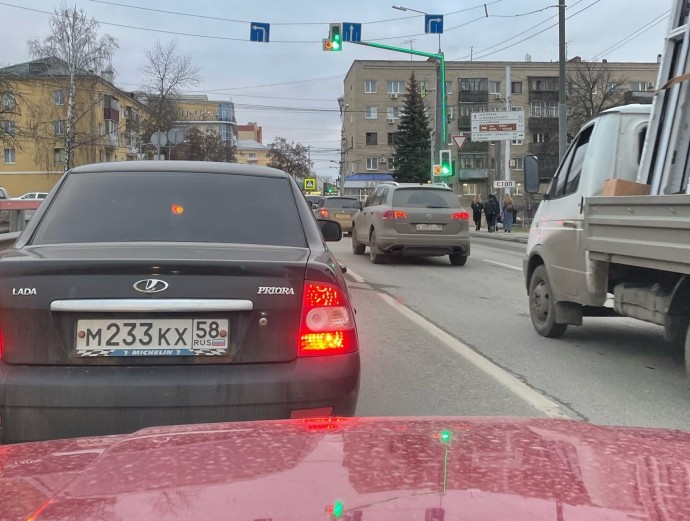 Пензенцы сообщают об огромной пробке на Измайловском путепроводе