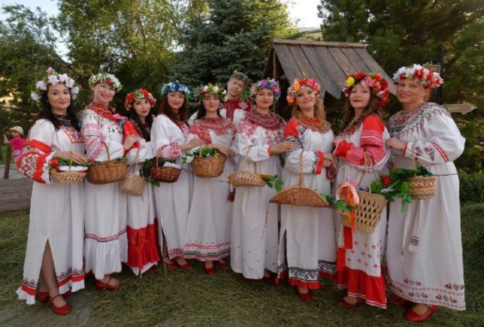 Астраханцев приглашают на Троичные гуляния