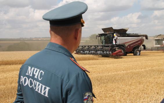 Курские спасатели усиливают контроль за пожарной безопасностью перед началом уборочной кампании