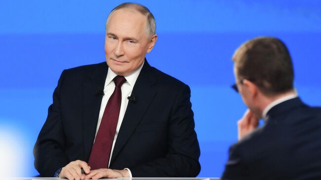 Думайте о будущем и будьте счастливы: Владимир Путин подвел итоги года