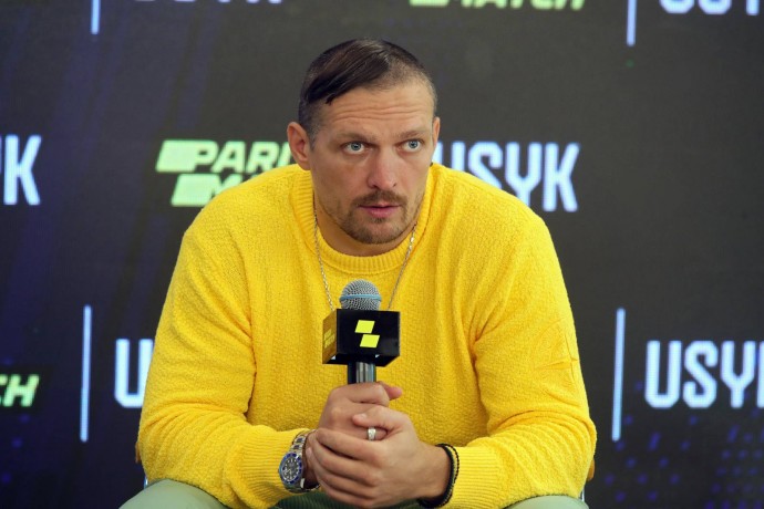 Усик заявил, что не считает себя величайшим боксёром в истории