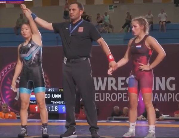 Спортсменка из Бурятии завоевала бронзу на первенстве Европы по борьбе