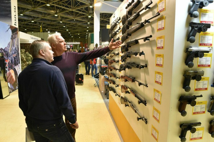 Разрешения на оружие предложили лишать только по решению суда Разрешения на оружие предложили лишать только по решению суда