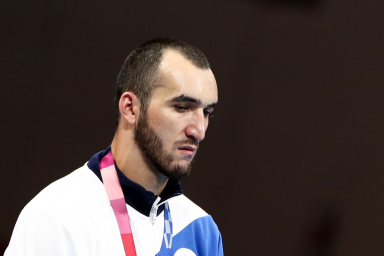 Боксёр Гаджимагомедов стал первым в истории России трёхкратным чемпионом мира