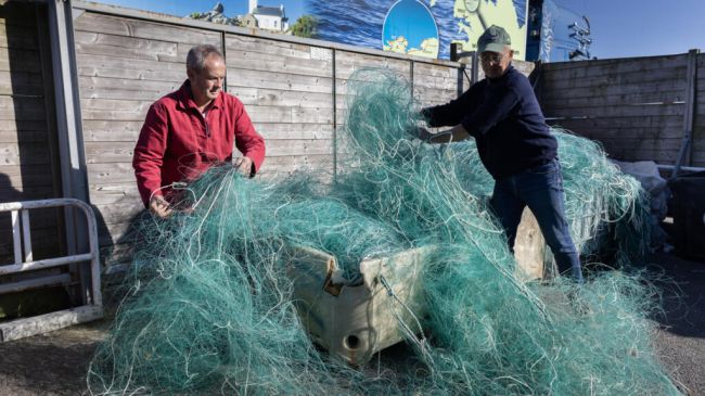 Ну не выбрасывать же: Франция передала Украине старые рыболовные сети Ну не выбрасывать же: Франция передала Украине старые рыболовные сети
