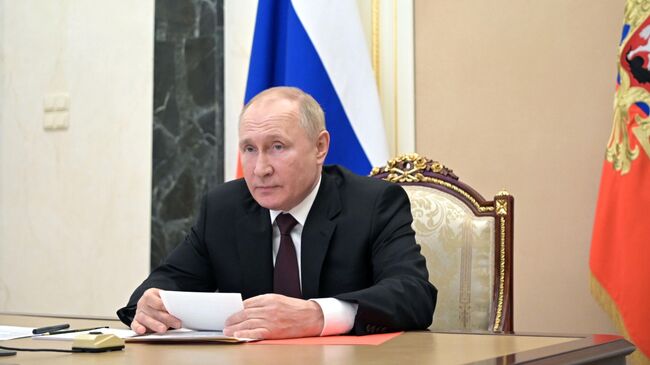 Путин поручил рассмотреть меры поддержки для экспортеров российского ПО