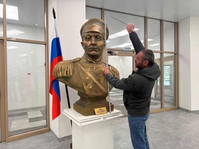 Петербургские строители создадут для Мариуполя постамент под бюст адмирала Павла Нахимова Петербургские строители создадут для Мариуполя постамент под бюст адмирала Павла Нахимова