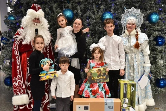 Михаил Евраев исполнил мечты детей в рамках акции «Елка желаний»