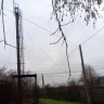 «Упадет – не упадет?»: бесхозная 25-метровая вышка угрожает жилым домам в Леме