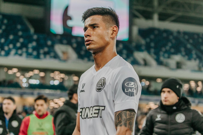 Футбол. РПЛ. "Акрон" - "Локомотив". Прямая трансляция: Москвичи попытаются укрепить лидирующие позиции в турнирной таблице Футбол. РПЛ. "Акрон" - "Локомотив". Прямая трансляция: Москвичи попытаются укрепить лидирующие позиции в турнирной таблице