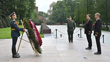 Совет судей почтил память павших у Могилы Неизвестного Солдата