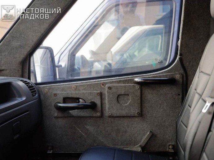 Главы белгородских приграничных районов получили 5 бронированных авто