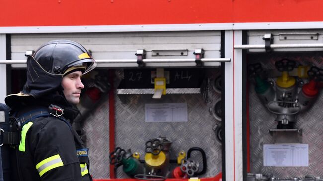 На внешней стороне Третьего транспортного кольца загорелась машина