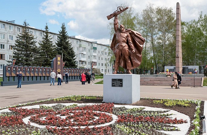 В Узловой торжественно открыли «Мемориал Героям»