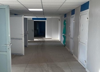 Терапевтический корпус больницы в Тамбовке почти полностью отремонтирован Терапевтический корпус больницы в Тамбовке почти полностью отремонтирован