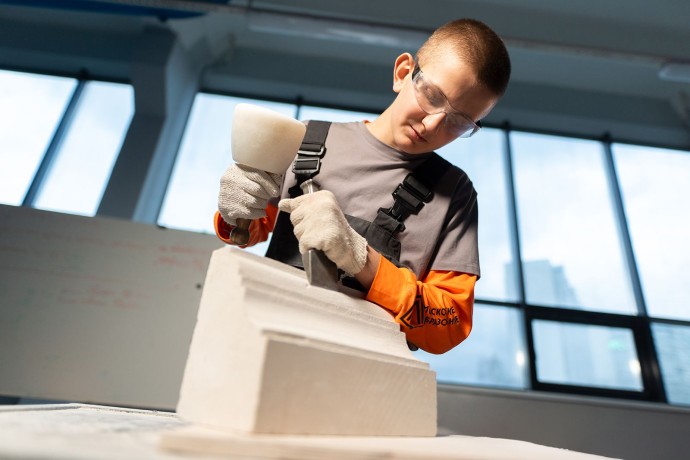 Студенты столичных колледжей стали одними из лучших на соревнованиях молодых реставраторов