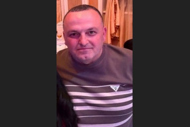 В поселке Ишня Ярославской области мужчина зашел в горящий дом, чтобы спасти односельчанина