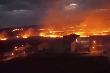 Российский регион одновременно накрыли пожары и ураган со снегом