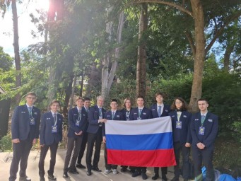Дмитрий Чернышенко и Сергей Кравцов поздравили российских учеников с победой на 59-й Международной Менделеевской олимпиаде школьников по химии