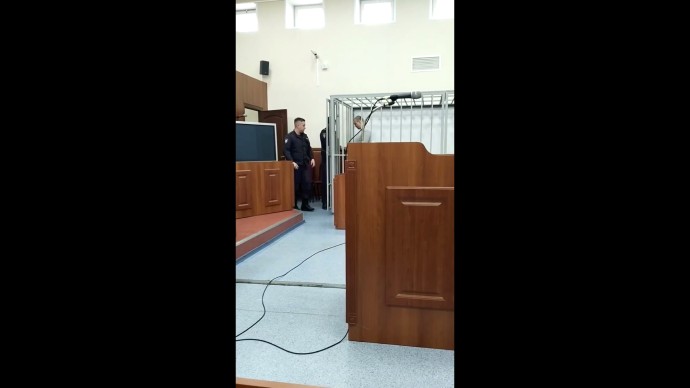 Набросился с ножом на случайного прохожего: ярославца заключили под стражу