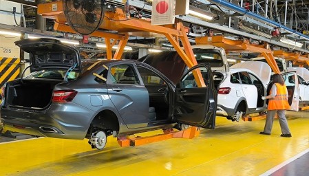 В Иране готовятся к началу производства автомобилей Lada