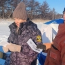 Инспекторы СКТУ напомнили сахалинцам, какого размера рыбу можно ловить на льду