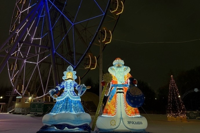 В Ярославле после снегопада открыли колесо обозрения