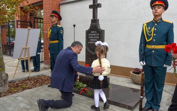 В Курске открыли обновленную Аллею кавалеров ордена Александра Невского