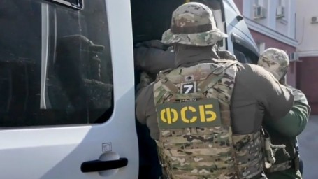 ФСБ пресекла незаконный оборот оружия в 43 регионах России
